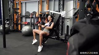 The girl was scissors with a sweaty lesbian in the gym