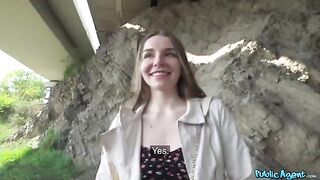 A modest girl agreed to have sex with me for money outdoors