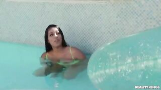 The lesson on how to swim can turn into a lesson on sex