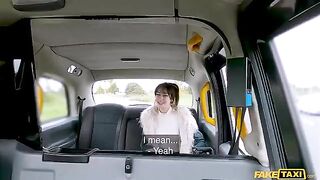 Fucking bitch agrees to sex in the car, no need for taxi