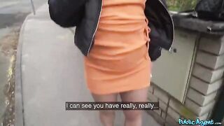 Italian beauty lost her phone and called for help