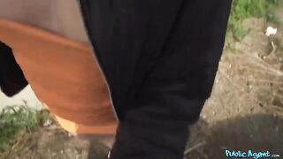 Italian beauty lost her phone and called for help