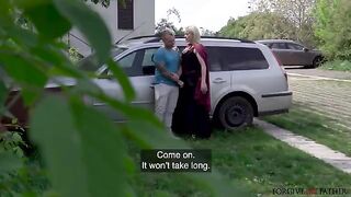 A mature blonde beauty gets fucked in the car unexpectedly