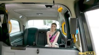 A man has sex with a whore in the car and she groans
