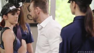 A guy watched how his girlfriend fucked at the wedding party