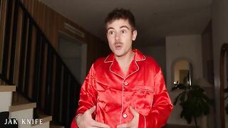 Naughty elf's spread leg sex saves Christmas in HD