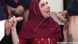 Culture for the masses - a girl is fucked by a crowd of men