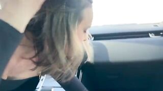 A hot wife gets fucked in the car and comes with sperm flowing