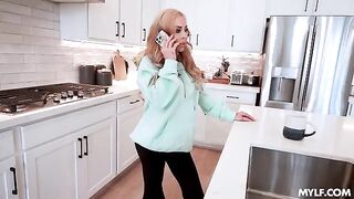The bimbo is in a good mood today and she wants to play, so it’s time to fuck
