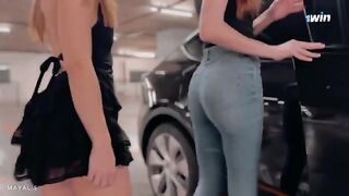 Can the hood hold two cute 18-year-olds?