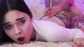 A guy made a mess on the face of a hot beauty with sperm