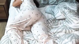 She is a steaming-hot mature woman, and that won't let me pass