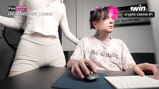 A girl rubs her pussy on the table and reaches orgasm