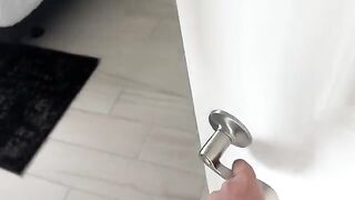 A new step sister arrived, and the guy couldn’t hold back