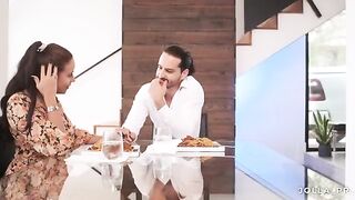 Therapist invited the client to her house for a romantic dinner